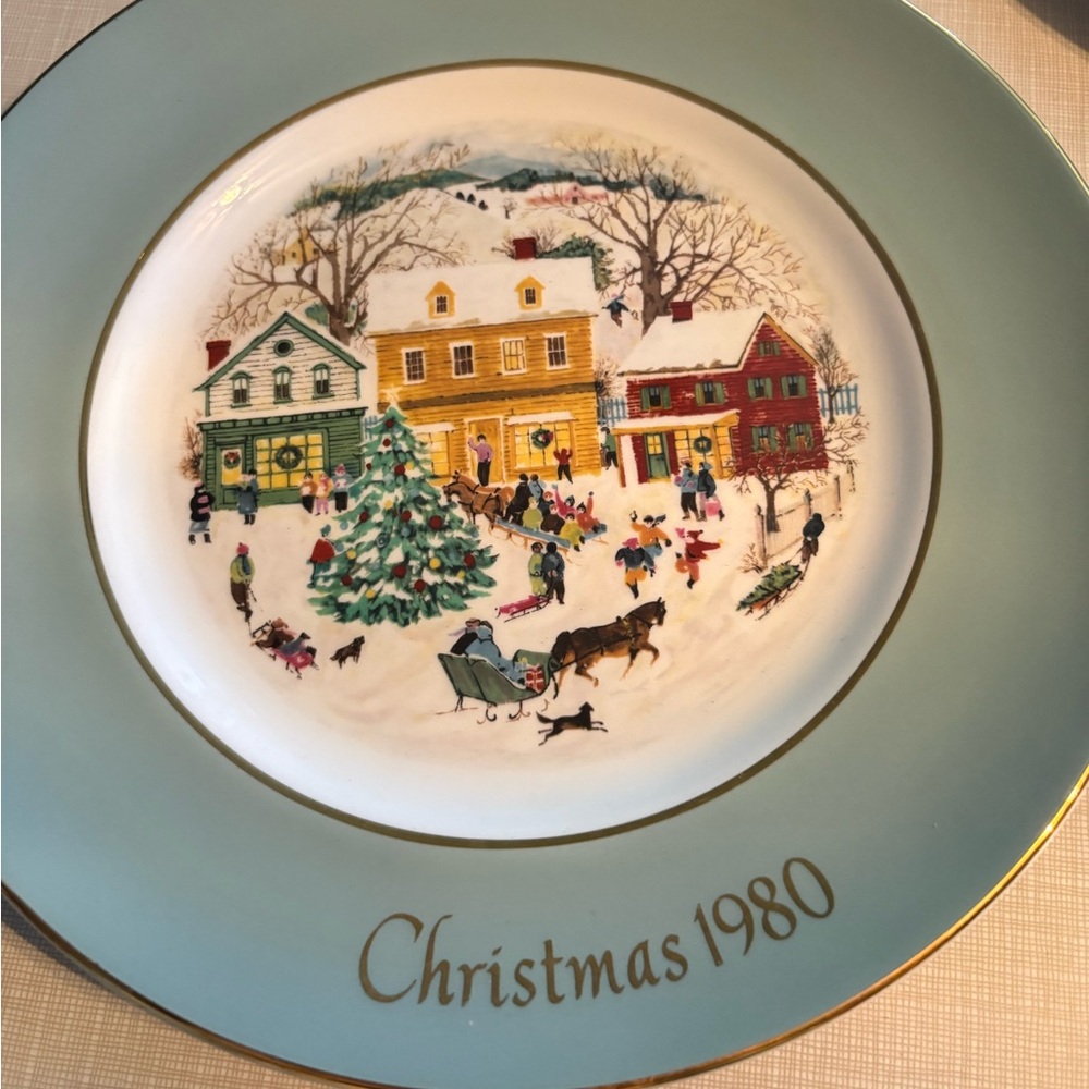 Avon Christmas Plate 1980. Eighth edition country Christmas.